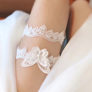 New design! Non slip! Exquisite beaded bridal garter Lace wedding garter set bridal garter flower garter set Wedding garter set