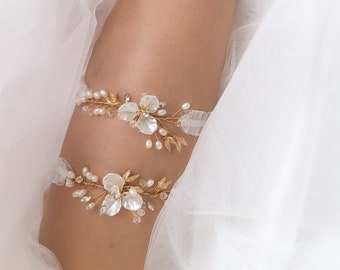 New Design! Non slip! Delicate Rhinestone wedding garter set Rhinestone bridal garter set Keepsake Garter