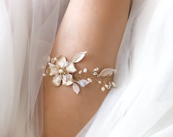 New Design! Non slip! Delicate Rhinestone wedding garter set Rhinestone bridal garter set Keepsake Garter