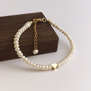 June Birthstone Bracelet 18k gold plated Dainty Freshwater pearls bracelet bridal bracelet Bridesmaids Gift. Dainty Bracelet, Gift for Her