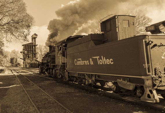 Locomotiva a Vapore d'epoca e Tramonto Treno Ferrovia Maglietta Locomotiva a Vapore d'epoca e Tramonto Treno Ferrovia Maglietta