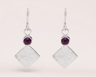 Geometric drop earrings with amethyst stone. These silver drop earrings an ideal gift and perfect for any occasion