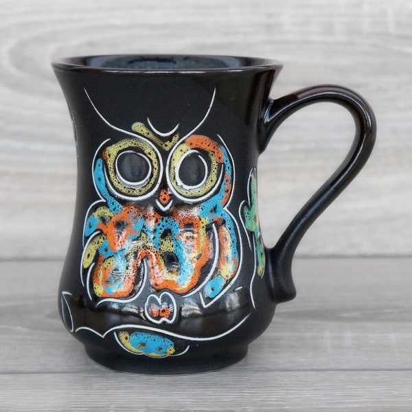 Pottery mug handmade Black owl coffee mug 11.8 oz Woodland mug ceramic Engraved and painted forest coffee mug Gift for wife Mug for her