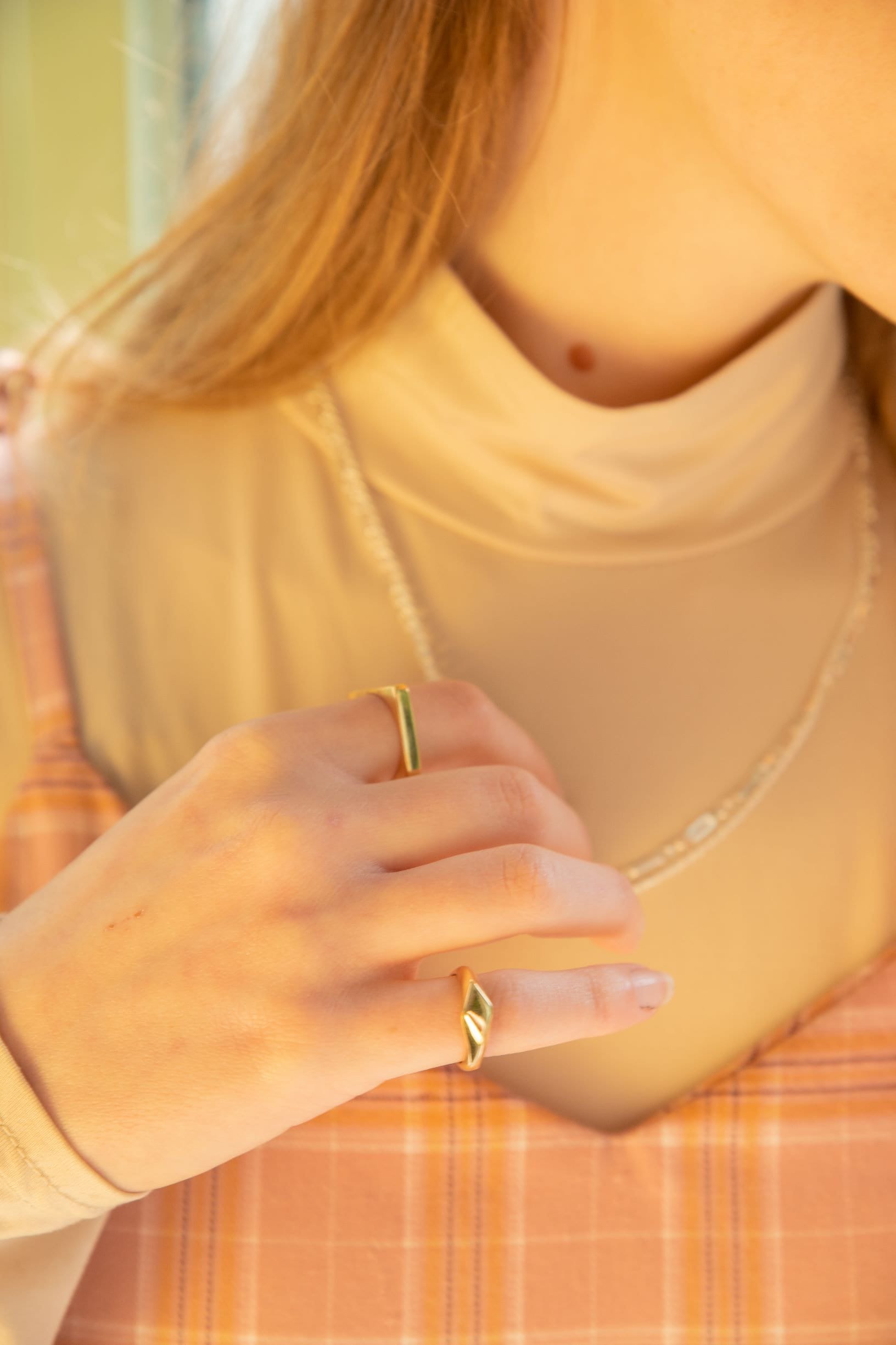 Women's Rhombus Gold Signet Pinky Ring | Engraved Seal Band