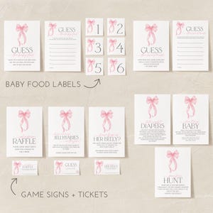 K&ouml;nnte beinhalten: Rosa und wei&szlig;e Babyparty-Spiele mit rosa Schleifen und Text, der "Errate das Babynahrung", "Windel-Tombola", "Wie gro&szlig; ist ihr Bauch?", "Errate, wie viele Gummib&auml;rchen", "Windeln", "Baby", "Kacka-Jagd" lautet.