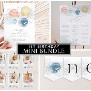 Op de afbeelding: Een set printbare feestversiering voor een eerste verjaardag met een ruimtethema. De set bevat een banner, een uitnodiging en een poster met de tekst "Oliver my first year". De versiering bevat aquarelplaneten, sterren en gouden glitter.