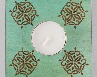 Engraved Irish Knot Tea Light - Green