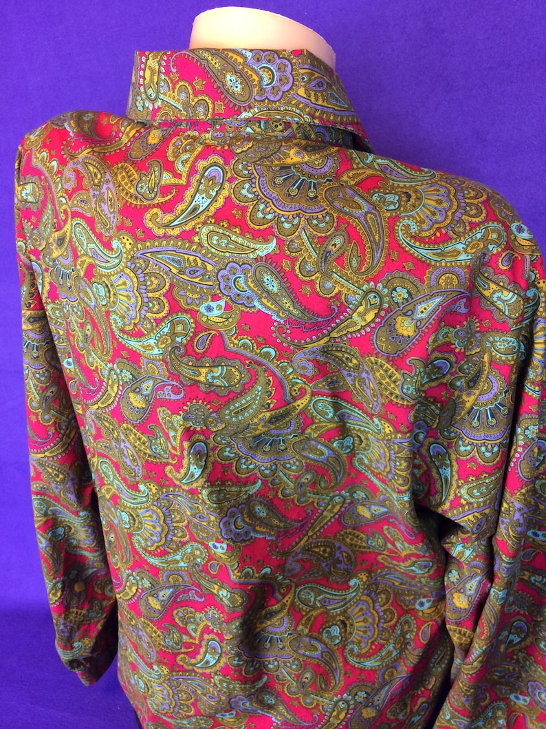 VTG 80s paisley pattern- no tag handmade long sleeve button up shirt office wear oversized wear to work multicolored
