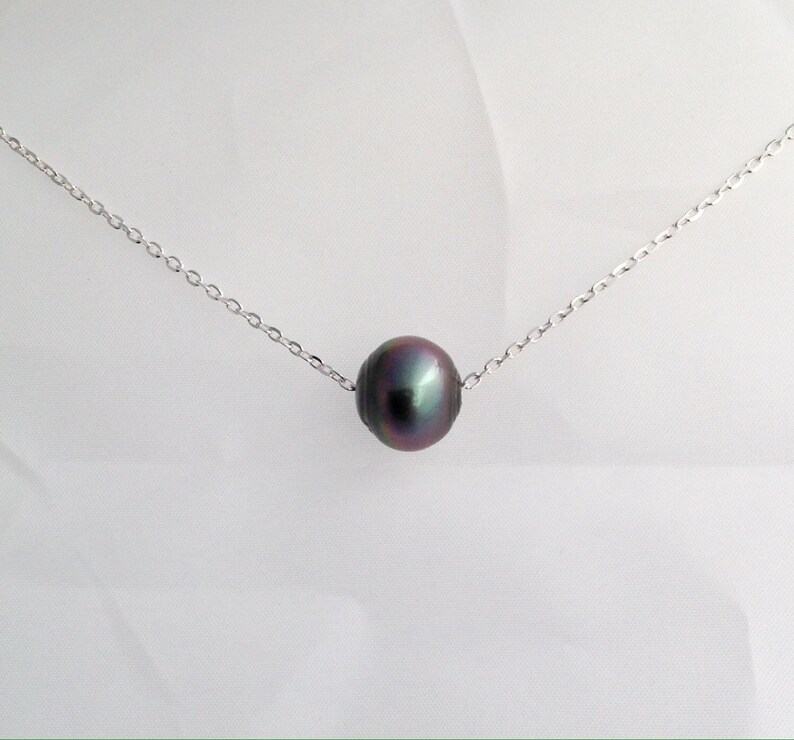 Lovely Genuine Tahitian South Sea Pearl 11.5 x 10.8mm AAA floating on a 925 Sterling Silver Diamond Cut Cable Chain Necklace Free Shipping