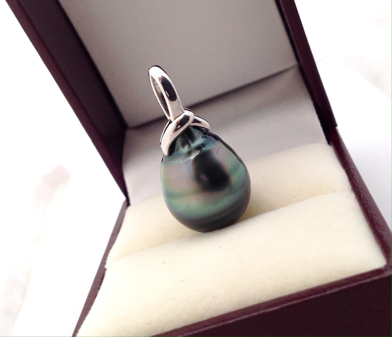 AAA Yellow Gold Tahitian Pearl White Gold 925 Sterling Silver Tahitian Pearl Pendant South Sea Pearl 9k Solid Gold 13.5 x 18mm