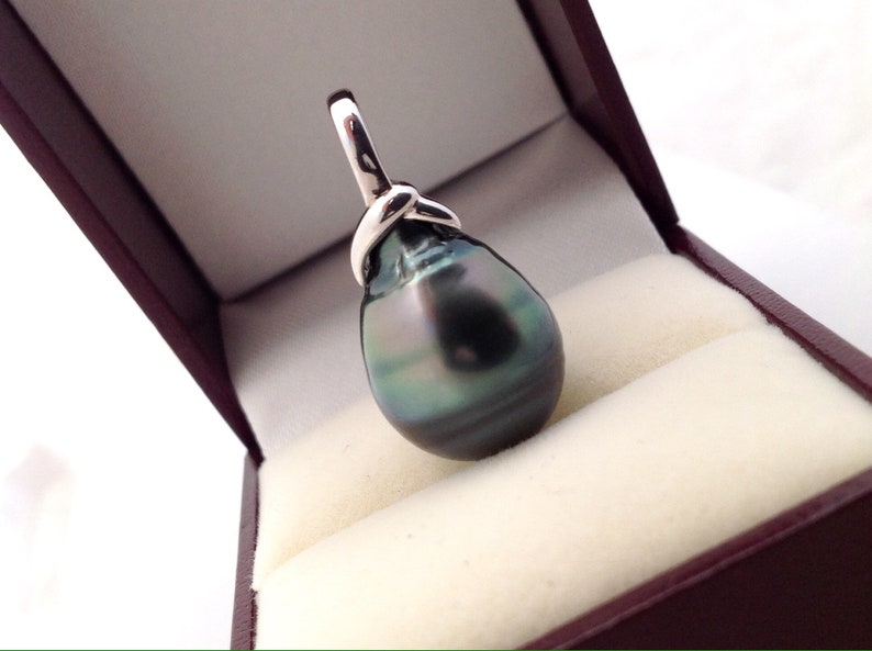 AAA Yellow Gold Tahitian Pearl White Gold 925 Sterling Silver Tahitian Pearl Pendant South Sea Pearl 9k Solid Gold 13.5 x 18mm