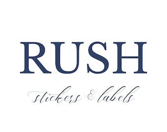 Könnte beinhalten: Ein Logo für ein Unternehmen namens "Rush Stickers & Labels" in dunkelblau.