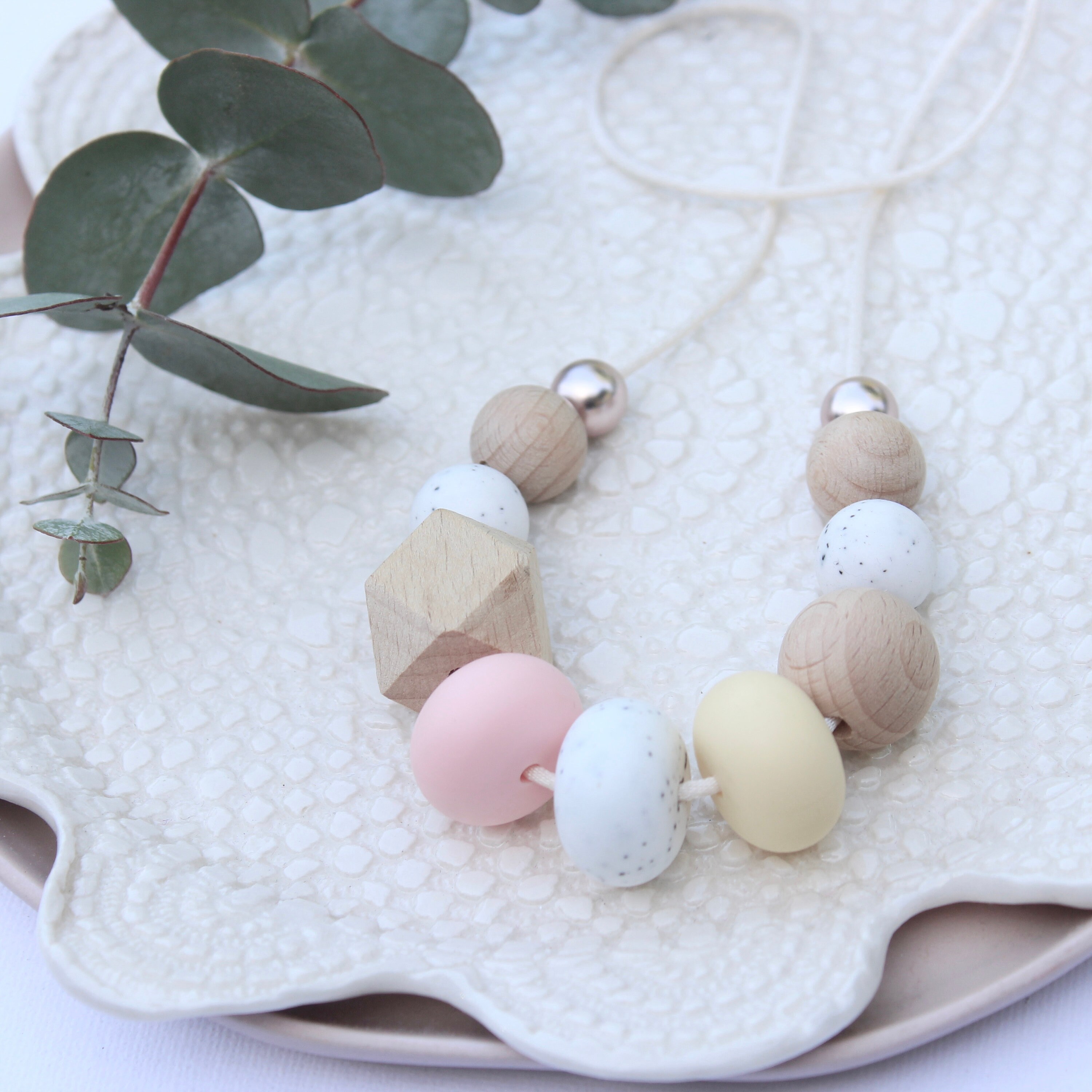 teething necklace baby bunting