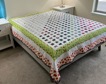 Queen Size Quilt in Christmas Fabrics