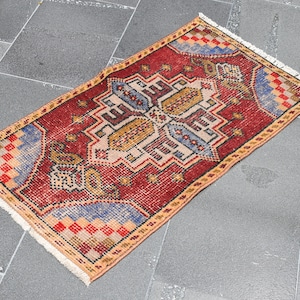 Turkish herki rug, Runner area rug, Bedroom orange rug, Boho rug, 1.6 x 3 Feet, Handmade wool rug, Vintage rug, Oriental rug , zd4545