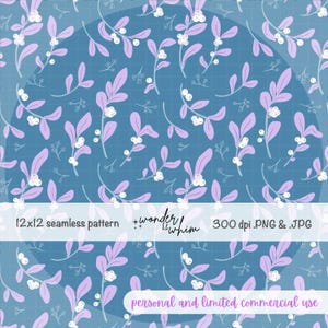 Könnte beinhalten: Ein nahtloses digitales Muster mit hellvioletten Blättern und kleinen weißen Beeren auf einem blauen Rasterhintergrund. Der Text lautet 12x12 seamless pattern, wonder & whim, 300 dpi .PNG & .JPG und personal and limited commercial use.