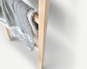 Estante decorativo para mantas de madera, escalera para toallas de baño {Se muestra en arce}