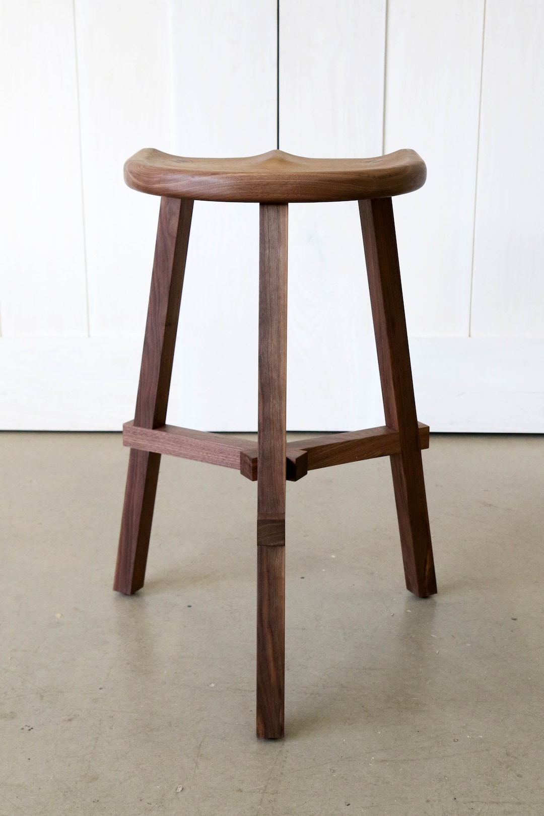 Wooden Kitchen Island Bar Stools, Counter Height Walnut Stool 68cm 26