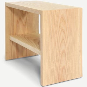 Table de chevet étroite en bois | Table de chevet fine faite main avec étagère | Table d&#39;appoint rustique pour le rangement de la chambre