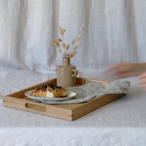 Bandeja otomana de madera de nogal con asas, reposapiés multiusos, decoración moderna para sala de estar, regalo de cumpleaños para ella. imagen 9