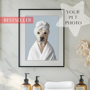 Ritratti di animali domestici personalizzati, cane in accappatoio, animale domestico nella vasca da bagno, cane con asciugamano sulla testa, parete con cane in bagno, arte con cane in bagno, regalo per animali domestici in bagno immagine 1
