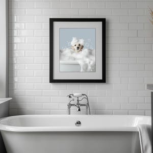 Ritratti di animali domestici personalizzati, cane in accappatoio, animale domestico nella vasca da bagno, cane con asciugamano sulla testa, parete con cane in bagno, arte con cane in bagno, regalo per animali domestici in bagno immagine 11