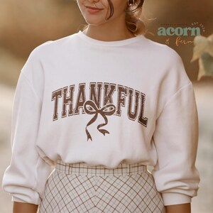 Thankful Bow Lightweight Crewneck Sweatshirt, Cozy Gift for Thanksgiving, Fall Fashion, Everyday Comfort, Gratitude Apparel, Pumpkin Season