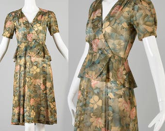 XS 1970s Sheer Boho Dress Deep V Neckline Knee Length Peplum Dress Short Sleeve Summer Dress Brown Floral Vintage 70s Hippie