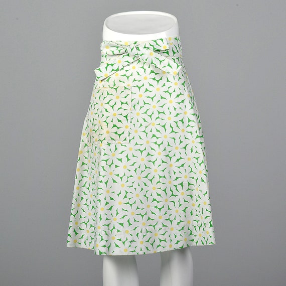 Small Green Wrap Skirt Vintage 60s Daisy Print Sum