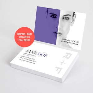 Puede incluir: Una tarjeta de visita blanca con el texto "JANE DOE" en negro. El texto "Independent Consultant" está en negro más pequeño debajo del nombre. El número de teléfono, la dirección de correo electrónico y el sitio web se enumeran a continuación. La tarjeta tiene un logotipo R+F gris en la esquina inferior derecha.