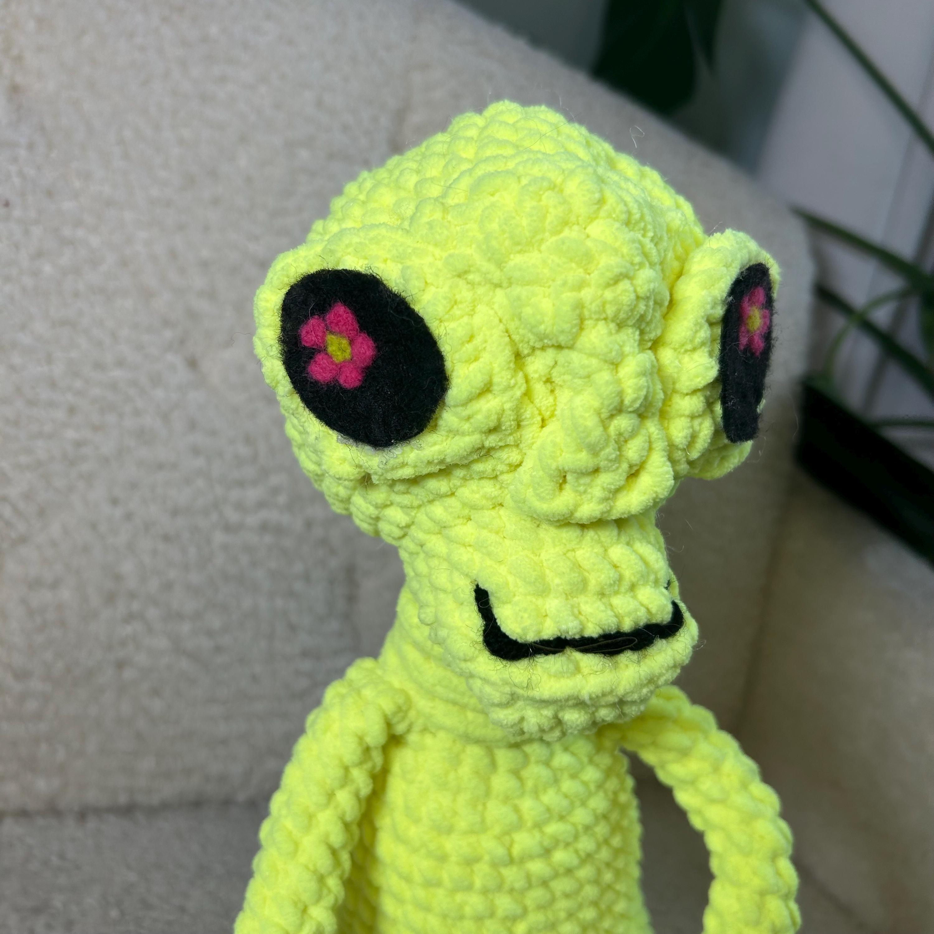 Elliott the Alien Plushie - Etsy