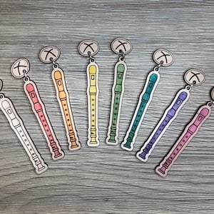 Recorder hot cross bun earrings for music teachers, wooden dangle earrings, unique hand painted jewelry, gift for music teachers