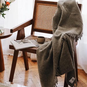 Koc z wełny merynosowej, 100% wełny merynosowej, Woolmark, szary koc z wełny, koc z wełny na kanapę, przytulny koc z wełny
