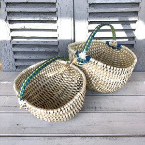 Pair of French vintage market basket, farmers basket, egg basket, fruit basket, French vintage decor, flower baskets, display baskets,
