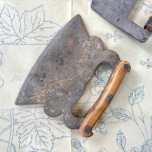 Antique English  herb chopper, herb knife,  antique chopper, foodie gift, hachoir, farmhouse kitchen utensils, cooks gift, dough knife
