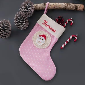 Nikolausstiefel mit Name für Kinder – Personalisierte Nikolausstrümpfe, Weihnachtsstrumpf, Nikolausgeschenke, in rosa, verschiedene Motive