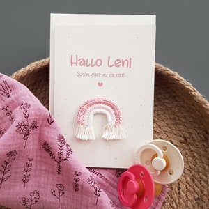 Karte zur Geburt | Regenbogen | personalisierte Geburtskarte | Geburtskarte | Glückwunschkarte Baby | Mädchen | gehäkelt | mit Namen | rosa