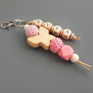 Personalisierter Schlüsselanhänger mit Schmetterling - Taschenanhänger,  Anhänger Schulranzen, Schlüsselanhänger mit Name für Kinder