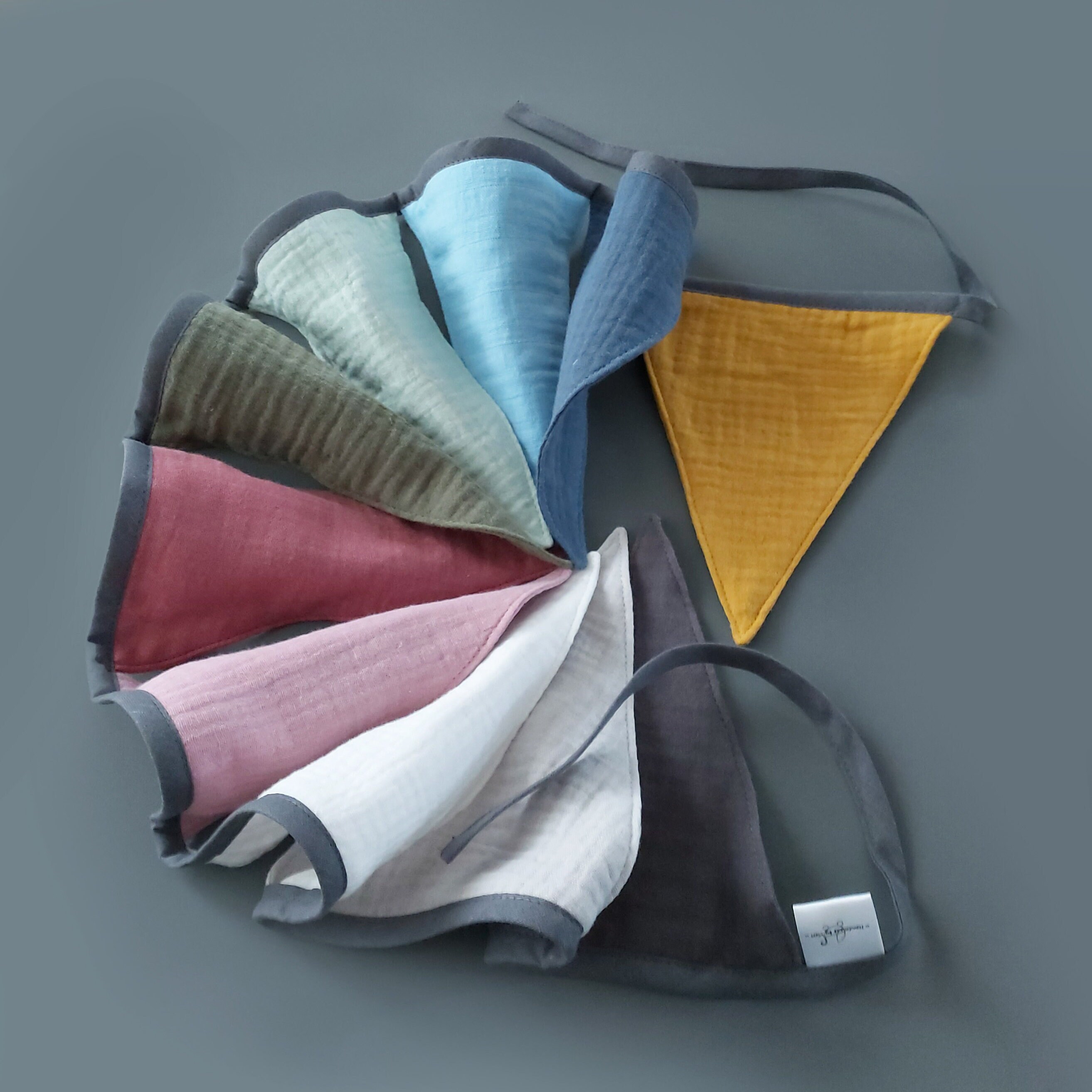 2 Stuks Stoffen Slingers - Met Kwastjes - Elk 2,6 M Lang, 10 Vlaggetjes Driehoekige Slinger Met Vlaggetjes Voor De Kinderkamer Geschikt Voor Thuis Bruiloft Verjaardag Of Babyshower