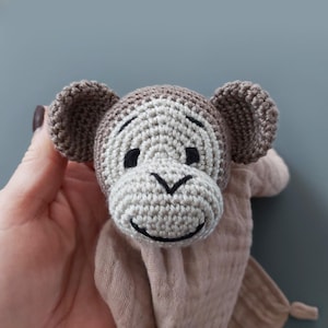 Gepersonaliseerde knuffel met aapje en naam – Zachte babyknuffeldoek van mousseline, cadeau voor pasgeborenen