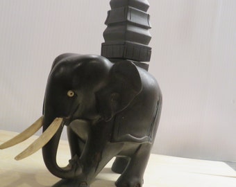 Vintage carved elephant ( 1x2"