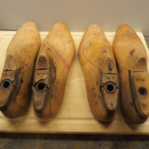 4 Vintage Wooden Shoe Forms Cobbler Molds Metal Heals & Toes On Bottom