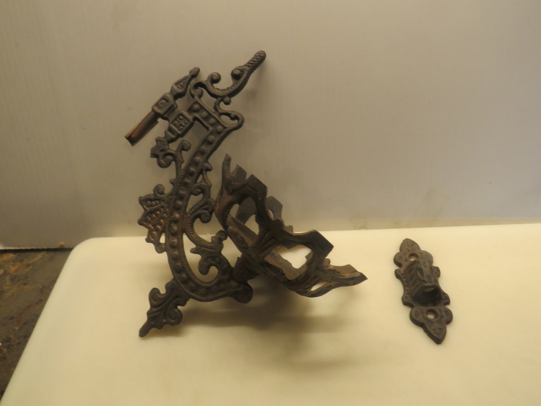 Vintage Ornate Cast Iron Oil Lamp Wall Hanger & Bracket Etsy