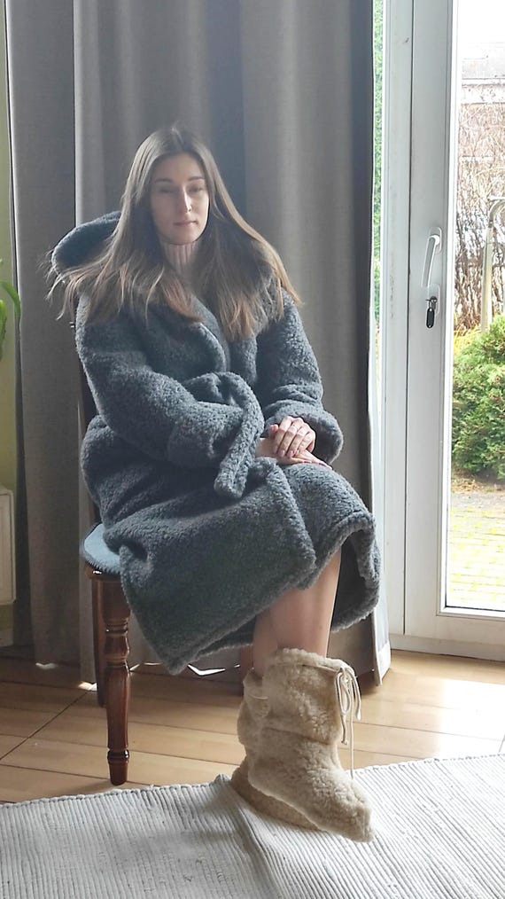 Merino Wool Bathrobe with Hood: Unisex Knit Dressing Gown