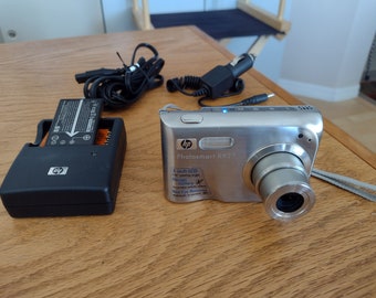 Appareil photo numérique HP Photosmart R927, chargeurs, 2 batteries, carte SD 2 Go, testé