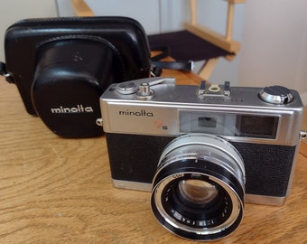 Minolta Hi-Matic 7S SLR 35 mm Camera, Case, New Battery, Non Functional