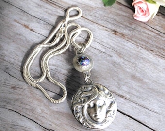 Pendants, Necklaces 
