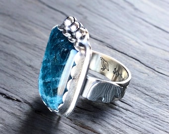 Bear with Apatite Argentium Sterling Silver Ring