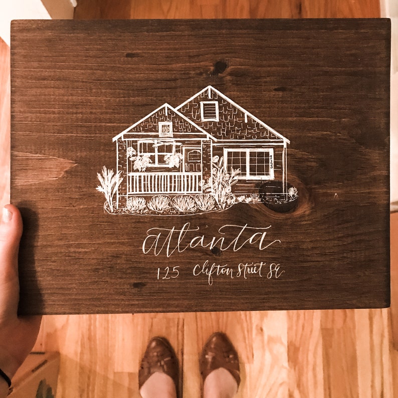 Holz-Andenken-Hauszeichnung mit individueller Kalligraphie für geliebtes Zuhause, personalisiertes Einweihungsgeschenk, sentimentales 5-Jahres-Jubiläumsgeschenk Bild 7