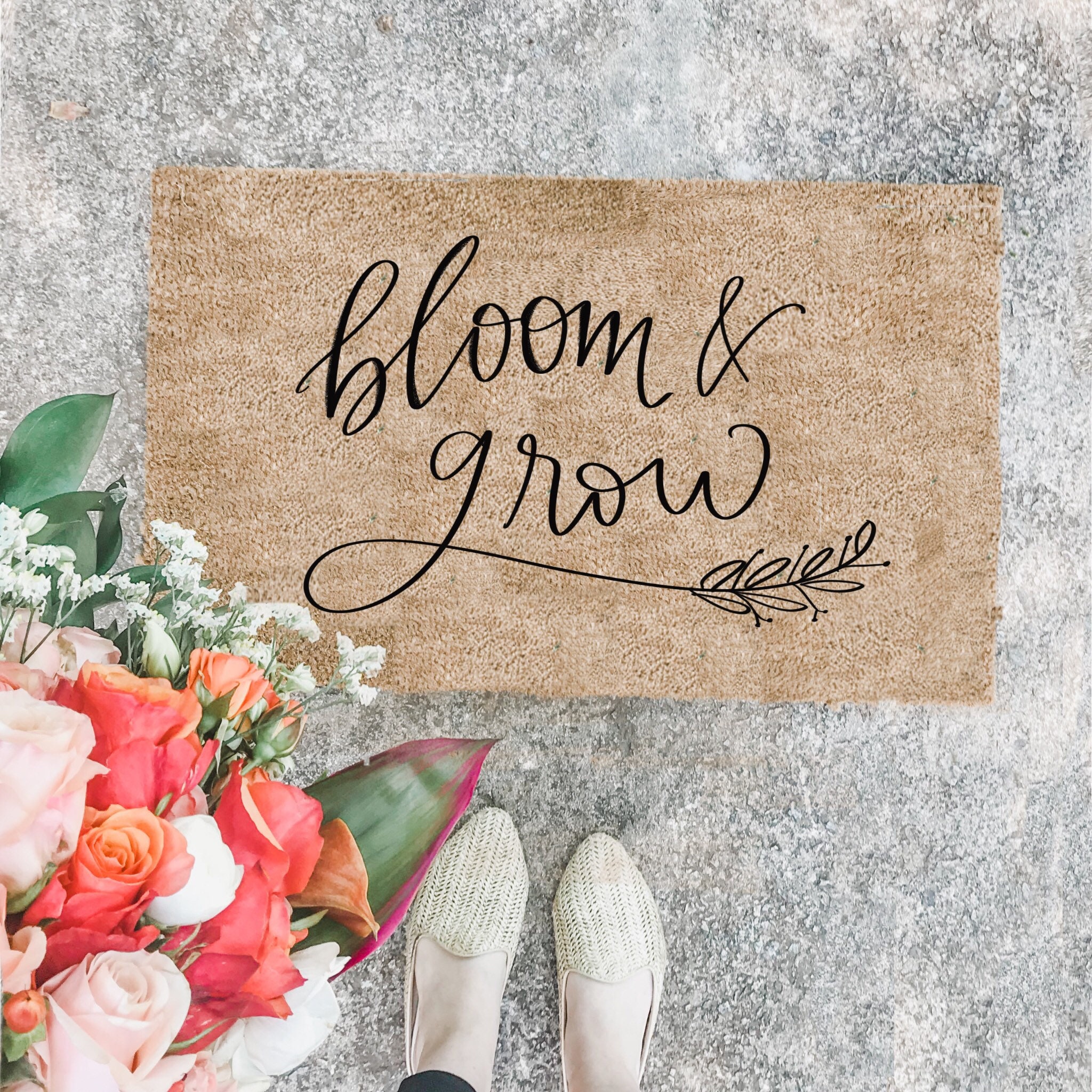Décor de porche Bloom and Grow Paillasson printanier | joli paillasson d'été | paillasson d'extérieur | cadeau de mariage | cadeau de pendaison de crémaillère | paillasson d'été